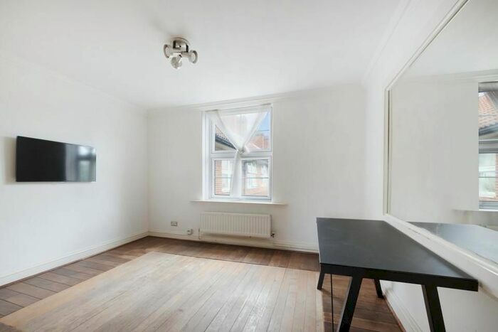 1 Bedroom Flat To Rent In St. Katharines Way, London, E1W