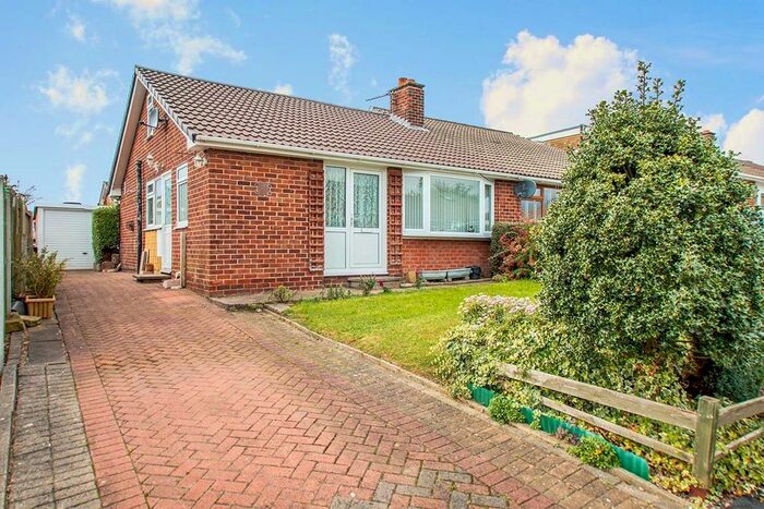 2 Bedroom Bungalow To Rent In Wharfedale Rise, Tingley, Wakefield, West Yorkshire, WF3