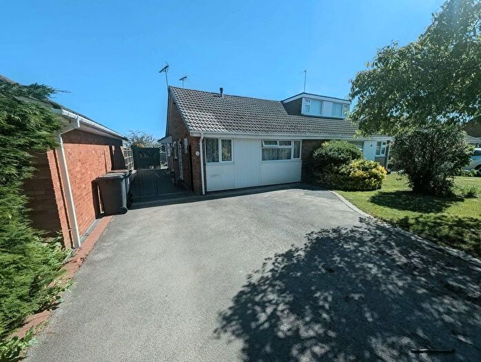 3 Bedroom Semi-Detached Bungalow For Sale In Fair Isle Drive, Nuneaton, CV10
