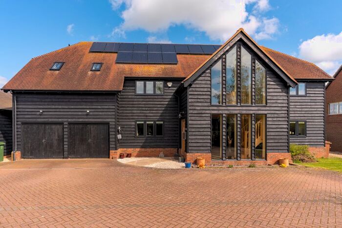 6 Bedroom Detached House For Sale In Carthovel Lane, Grendon Underwood, Aylesbury, HP18