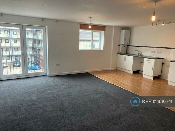 2 Bedroom Flat To Rent In Spring Bank, Hull, HU3
