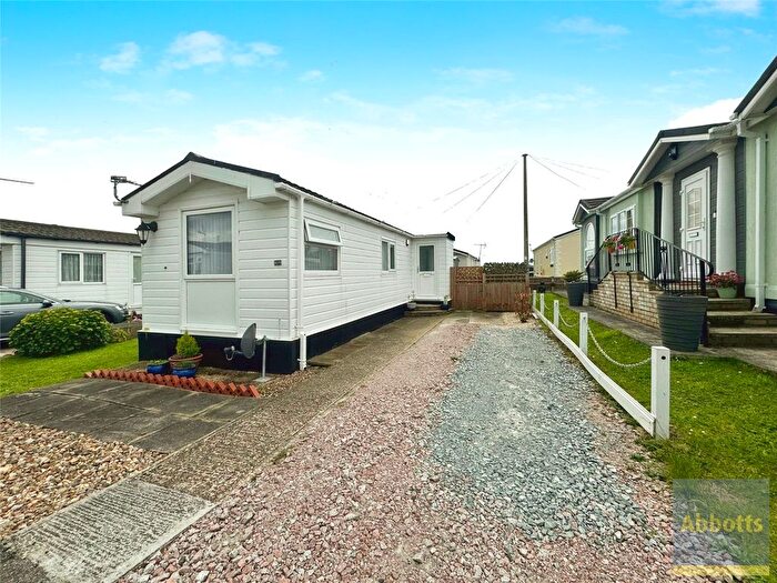 1 Bedroom Park Home For Sale In Dunton Mobile Home Park, Lower Dunton Road, Dunton, Brentwood, CM13