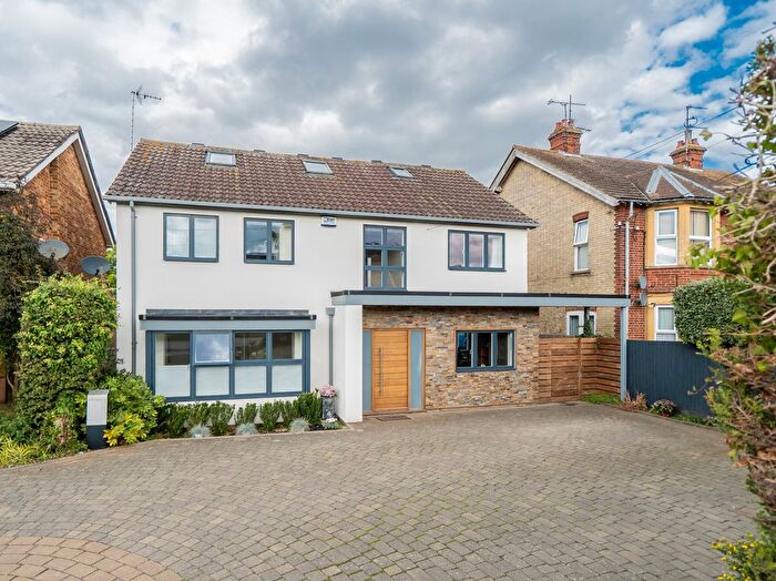 4 Bedroom Detached House For Sale In Bow Brickhill Road, Woburn Sands, Milton Keynes, MK17