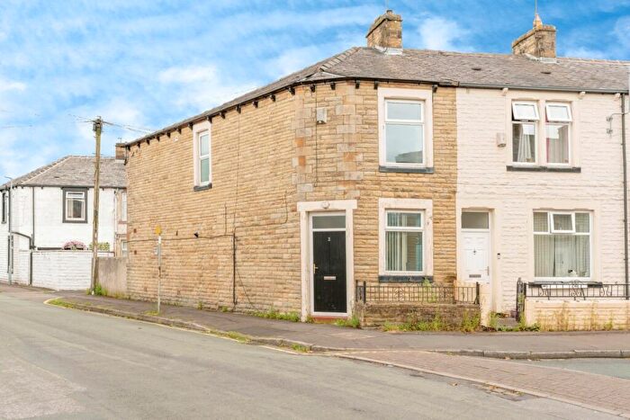 3 Bedroom End Of Terrace House To Rent In Hinton Street, Burnley, Lancashire, BB10