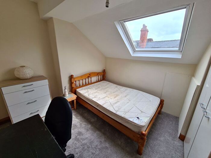 5 Bedroom Semi Detached House To Rent In Norwood Terrace, Leeds, LS6