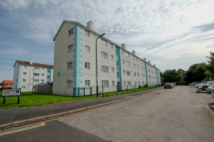 2 Bedroom Flat To Rent In Fullerton Close, Southampton, Hampshire, SO19