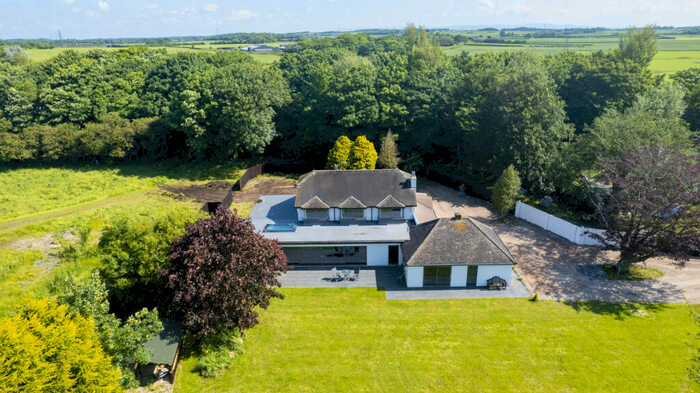 5 Bedroom Detached House For Sale In Ballam Road, Lytham, FY8