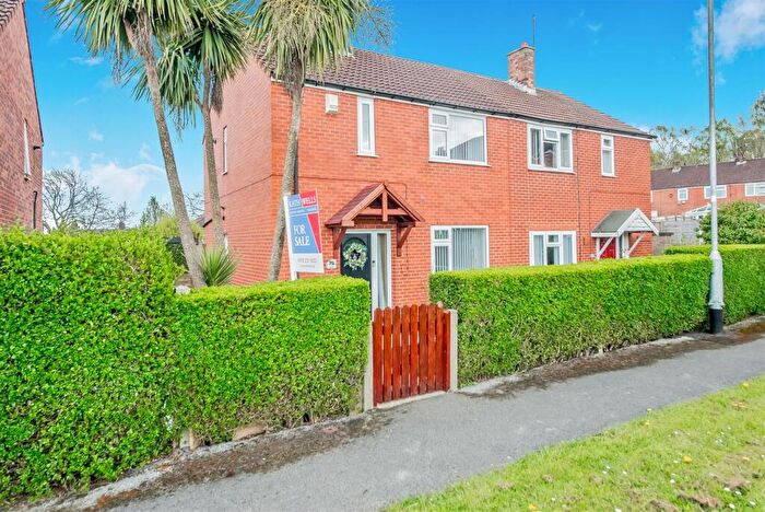 2 Bedroom Semi Detached House For Sale In Tong Way, Leeds, LS12