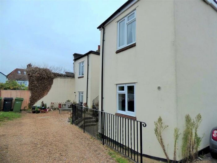 2 Bedroom Ground Maisonette To Rent In Ashtead, KT21