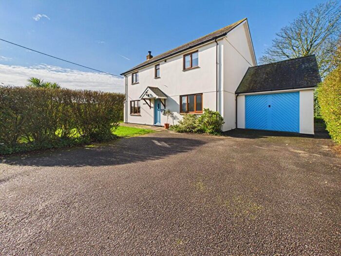 4 Bedroom Detached House For Sale In Underlane, Marhamchurch, EX23