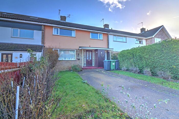 4 Bedroom Terraced House For Sale In Raybarn Road, Hemel Hempstead, HP1