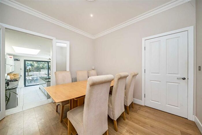 5 Bedroom Terraced House For Sale In Gaskarth Road, Balham, SW12
