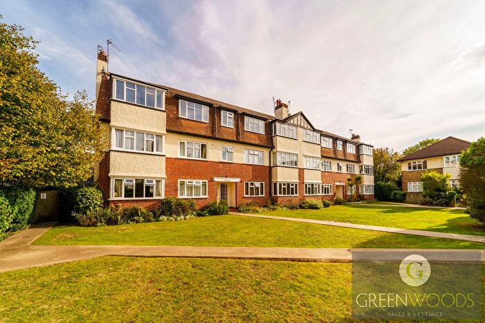 2 Bedroom Flat To Rent In Lancaster Close, Kingston Upon Thames, KT2