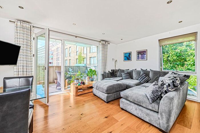 2 Bedroom Flat For Sale In East Street, Elephant Amp; Castle, SE17