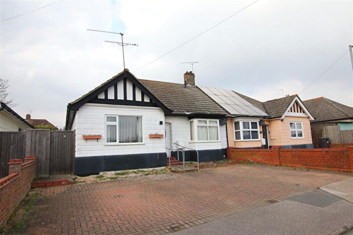 3 Bedroom Semi Detached Bungalow For Sale In Bantoft Terrace, Ipswich, IP3