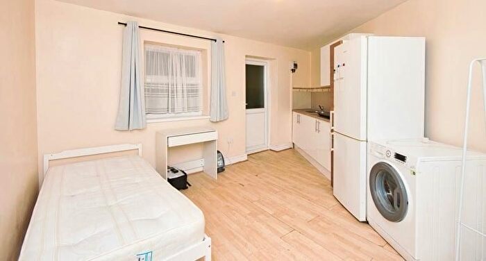 1 Bedroom Studio To Rent In Ilford, London, IG11