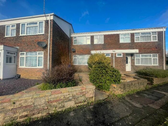3 Bedroom Terraced House To Rent In Prince Charles Close, Portslade, BN42