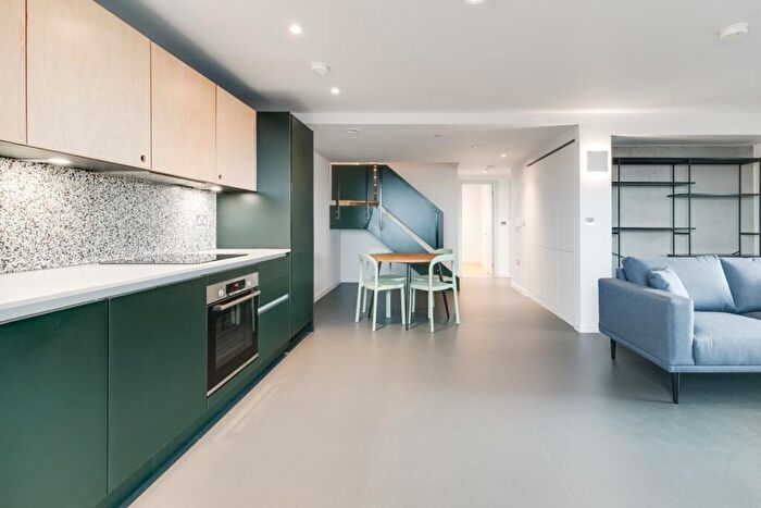 2 Bedroom Apartment To Rent In St Leonards Road London, E14