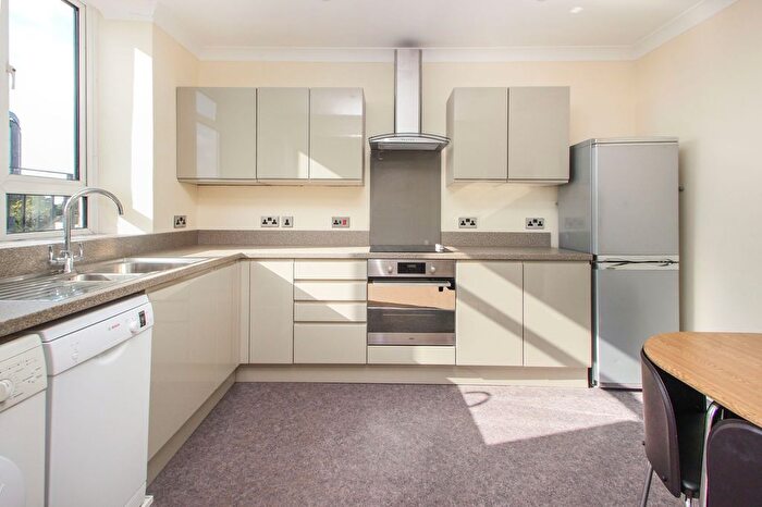 3 Bedroom Flat To Rent In Bath Road, Jacey House Bath Road, BH1