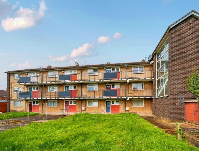 1 Bedroom Apartment To Rent In Trelawney Avenue, Slough, SL3