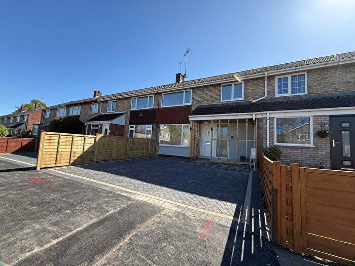 3 Bedroom Terraced House To Rent In Taunton Avenue, NN18