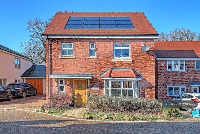 3 Bedroom Detached House To Rent In Watlington Gardens, Great Warley, Brentwood, CM13