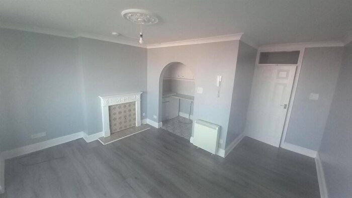 1 Bedroom Flat To Rent In Highcliff Road, Cleethorpes, DN35