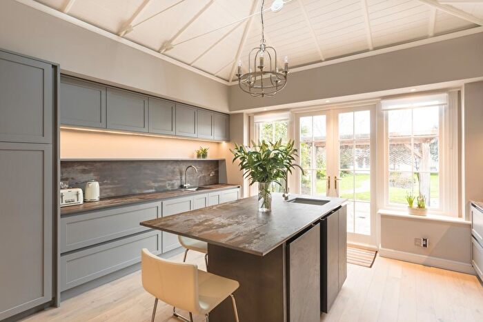 4 Bedroom Flat To Rent In College Street, Stratford-Upon-Avon, CV37