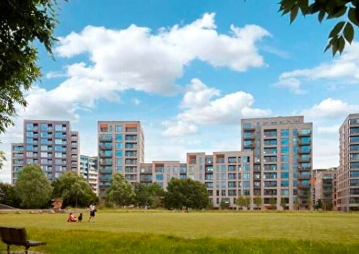 2 Bedroom Flat To Rent In Gosling Lodge, West Parkside, Greenwhich, London, SE10