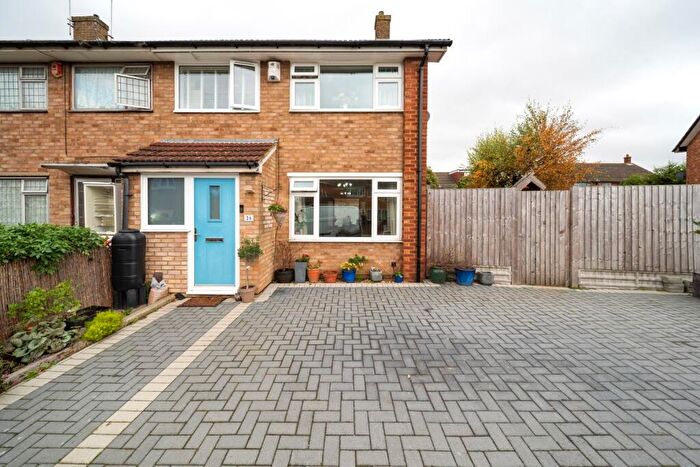 3 Bedroom End Of Terrace House For Sale In Salcote Road, Gravesend, Kent, DA12