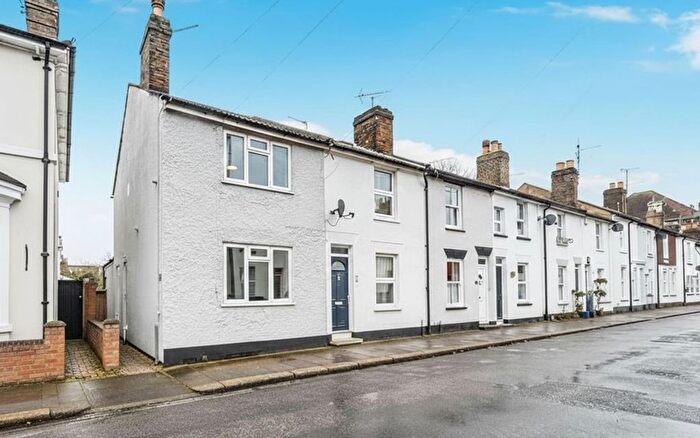 3 Bedroom End Terrace House For Sale In Ridley Road, Rochester, Kent. Me`, ME1