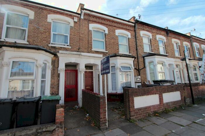 2 Bedroom Flat To Rent In Hartham Road, Tottenham, London, N17