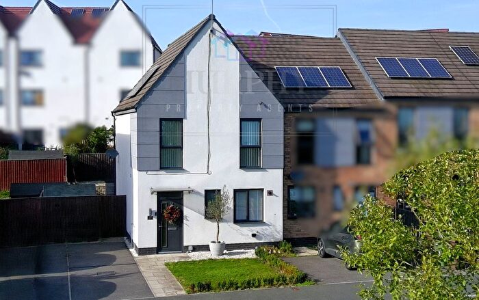 3 Bedroom End Of Terrace House For Sale In Curlew View, South Elmsall, Pontefract, West Yorkshire, WF9