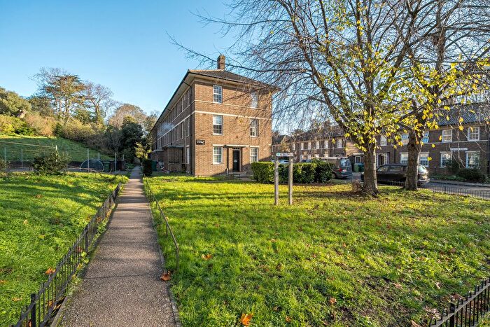 2 Bedroom Flat For Sale In Fulthorp Road, London, SE3