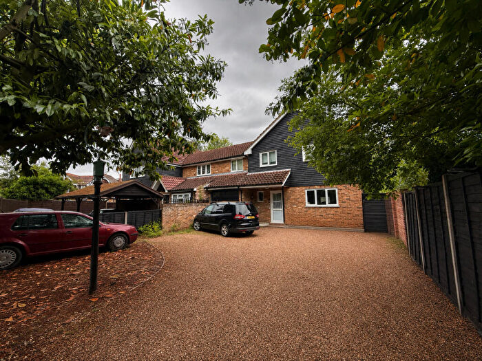 4 Bedroom House To Rent In High Street, Roydon, Harlow, CM19
