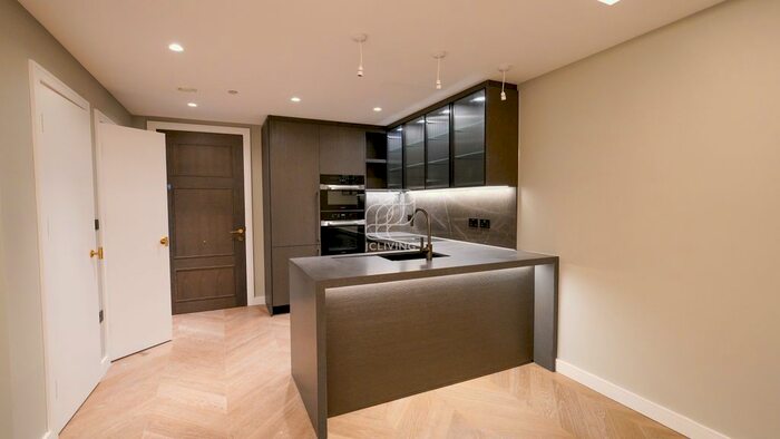 1 Bedroom Flat To Rent In Cleveland Street, London, W1T