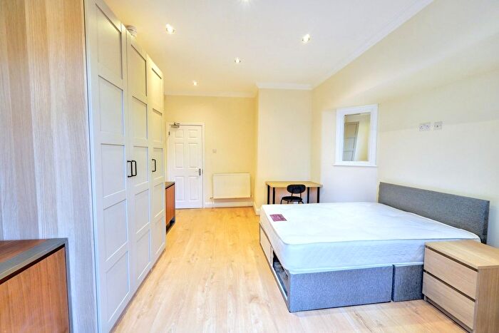 1 Bedroom Property To Rent In Priory Villas, Colney Hatch Lane, N11