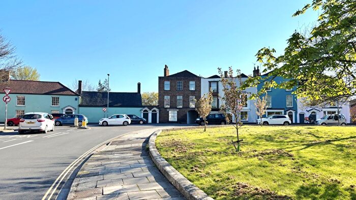 2 Bedroom Flat To Rent In Upper High Street, Taunton, TA1