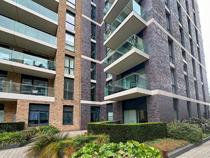 1 Bedroom Flat To Rent In Hamond Court, Queenshurst Square, Kingston Upon Thames, KT2