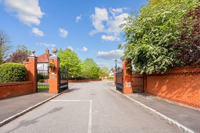 4 Bedroom Town House To Rent In Queens Acre, Windsor, SL4