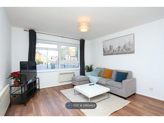 1 Bedroom Flat To Rent In Becton Court, London, SE25