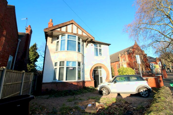 6 Bedroom Detached House To Rent In Derby Road, Nottingham, NG7