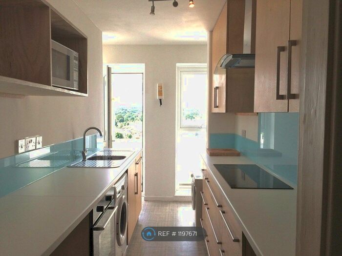 2 Bedroom Flat To Rent In Dawvid House, Plymouth, PL4