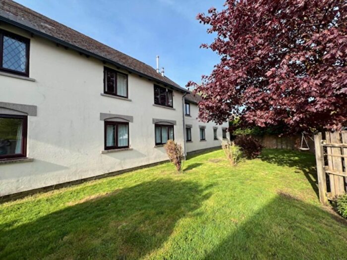 1 Bedroom Flat To Rent In Avon Close South Brent, Devon, TQ10
