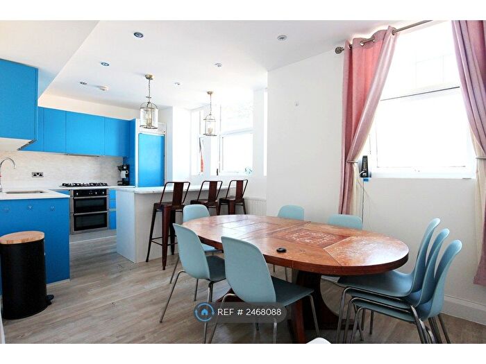 2 Bedroom Flat To Rent In Sunny Gardens Road, London, NW4