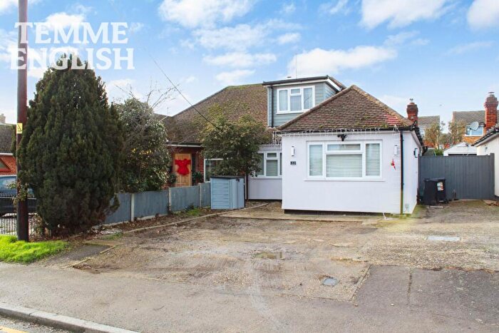 4 Bedroom Semi-Detached Bungalow For Sale In Hereward Gardens, Wickford, SS11