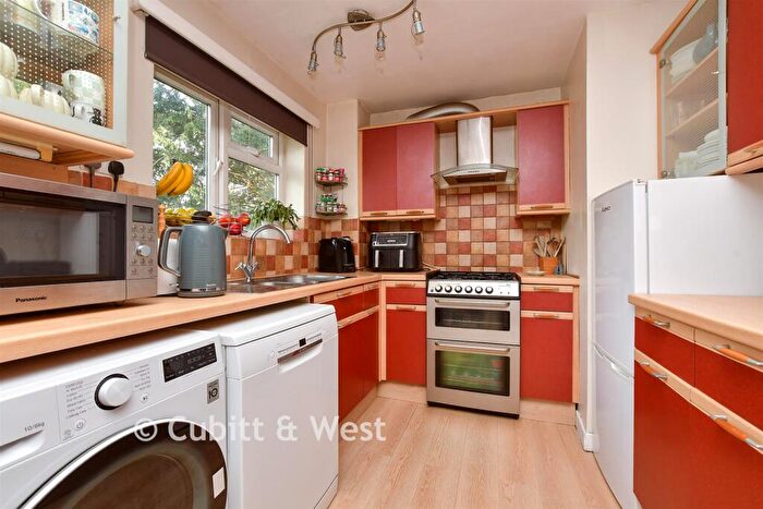 2 Bedroom Maisonette For Sale In Linden Court, Leatherhead, Surrey, KT22