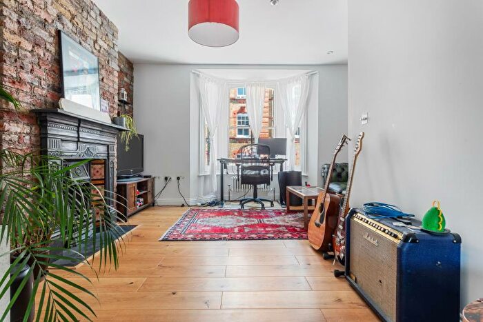 1 Bedroom Flat To Rent In Elliotts Row, SE11