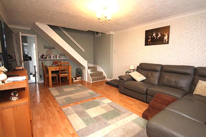 2 Bedroom House For Sale In Belvedere Gardens, Seaford, BN25