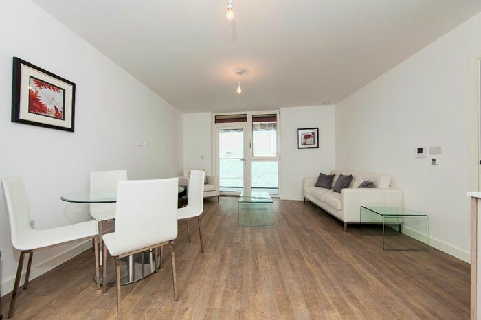 2 Bedroom Flat To Rent In Garda House, Enderby Wharf, Cable Walk, Greenwich, SE10